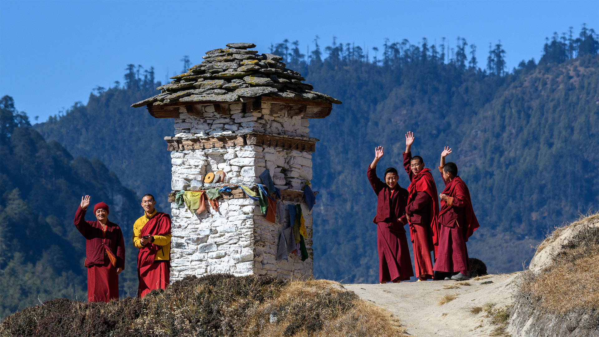 Phobjikha Valley, local people, culture, monks